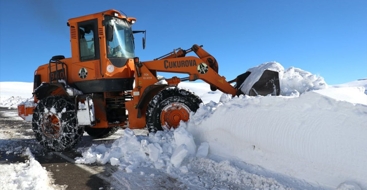 Ağrı'da Karla Mücadele: Kar Kaplanları Göreve Devam Ediyor