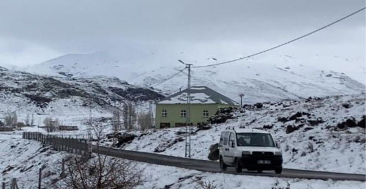 Ağrı'da Nisan Ayında Kar Yağışı