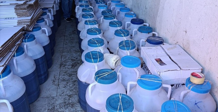 Ağrı'da Ruhsatsız İşletmeden 5 Ton Etiketsiz Pekmez Ele Geçirildi