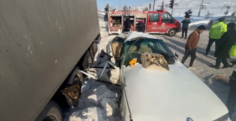 Ağrı'da Tır-Otomobil Çarpışması: 3 Yaralı