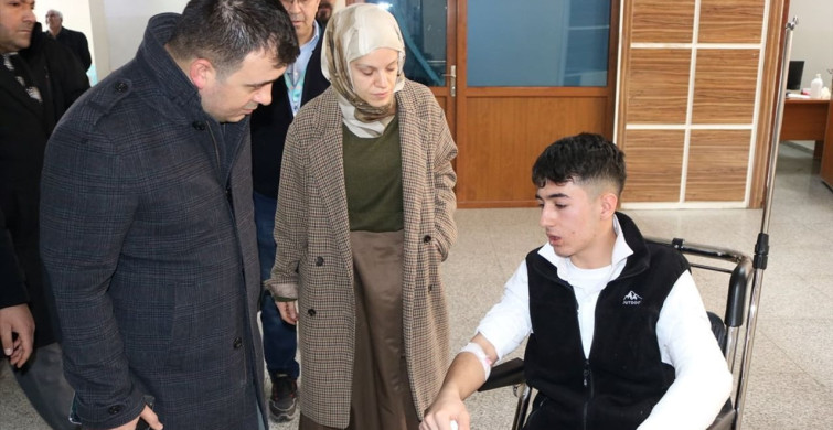 Ağrı'da Yolcu Otobüsü Devrildi: 16 Yaralı