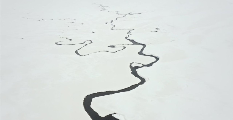 Ağrı'nın Karla Kaplı Menderesleri Görsel Şölene Dönüştü