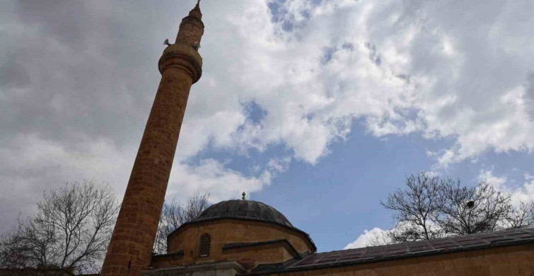Ahi Evran Cami'de Acil Bakım İhtiyacı