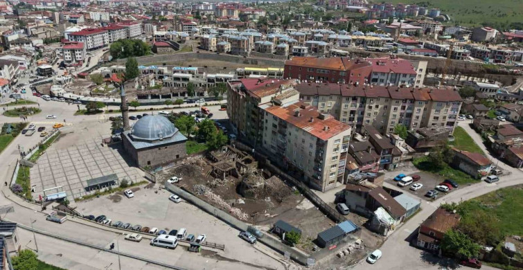 Ahi Toman Baba Kümbeti restore ediliyor