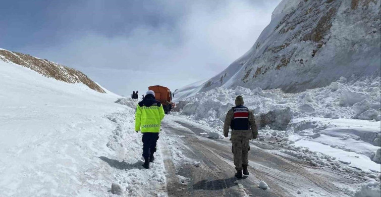 Ahlat-Malazgirt Yolu Yeniden Ulaşıma Açıldı