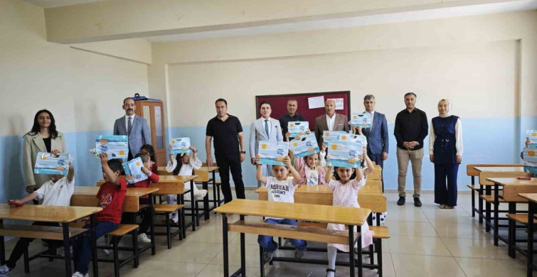 Ahlat’ta 12 bin 370 öğrenci karne alarak yaz tatiline girdi