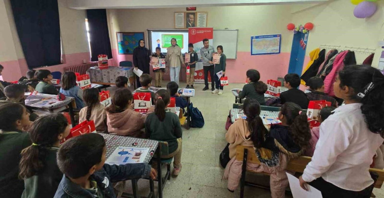 Ahlat’ta Kültürel Miras Bilinci Aşılanıyor