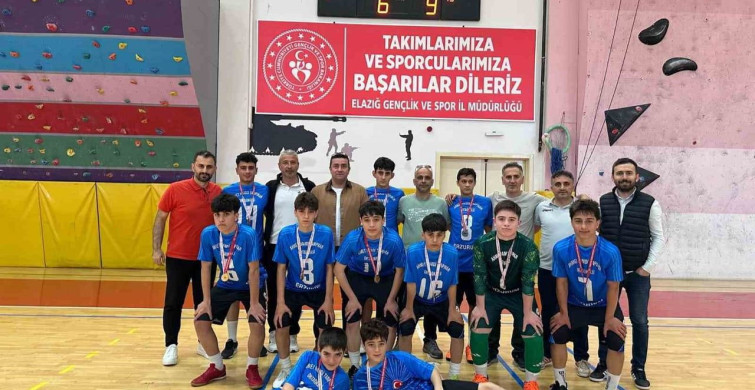 Ahmet Hamdi Tanpınar Ortaokulu'nun Futsal Başarısı