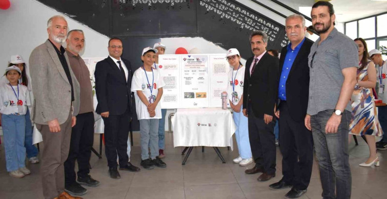 Ahmet Karahan Ortaokulu'nda 4006 Bilim Fuarı Düzenlendi
