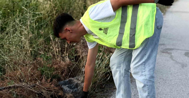 AK Gençlik Kolları, Kanlıkavak Parkı’nda çevre temizliği yaptı