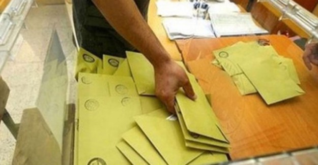 AK Parti Büyükçekmece'de Seçimlerin Yeniden Yapılması İçin Başvuruda Bulundu