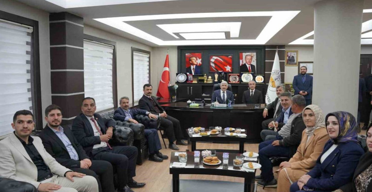 AK Parti Heyeti, Kahta Belediye Başkanı Hallaç ile Buluştu