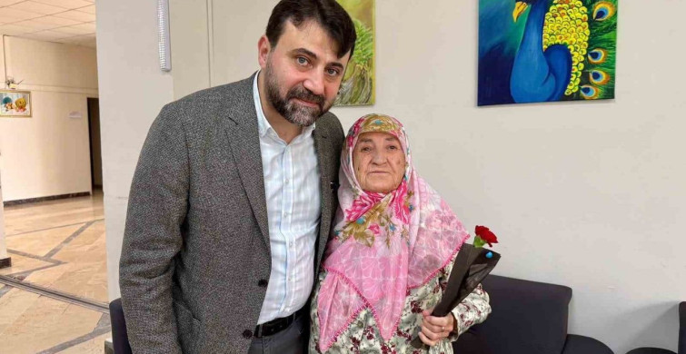 AK Parti Heyetinden Anneler Günü Ziyareti