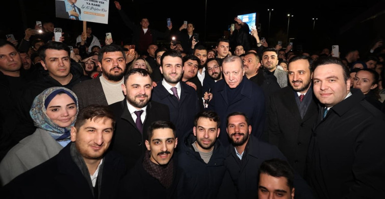 AK Parti İstanbul Gençlik Kolları'ndan Erdoğan'a Doğum Günü Sürprizi