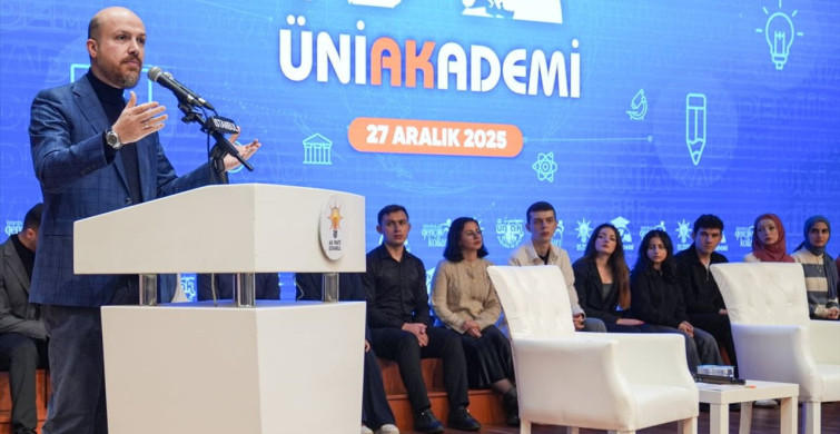 AK Parti İstanbul İl Gençlik Kolları 'ÜniAKademi' Programını Gerçekleştirdi