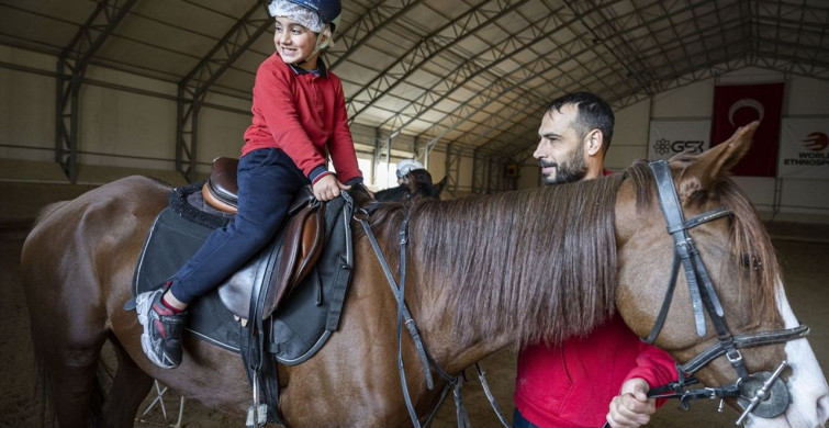 AK Parti Kadın Kolları Başkanı Ercan Engelli Bireylerle Bir Araya Geldi