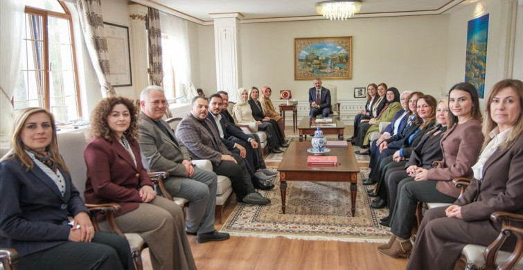 AK Parti Kadın Kolları Başkanından Vali Sezer'e Ziyaret