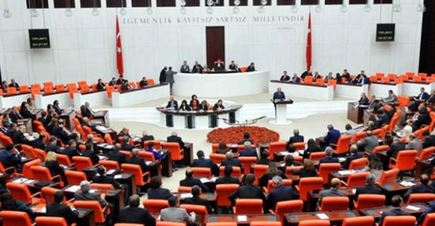 AK Parti Yeni Askerlik Düzenlemesini Görüşmek İçin Toplanıyor