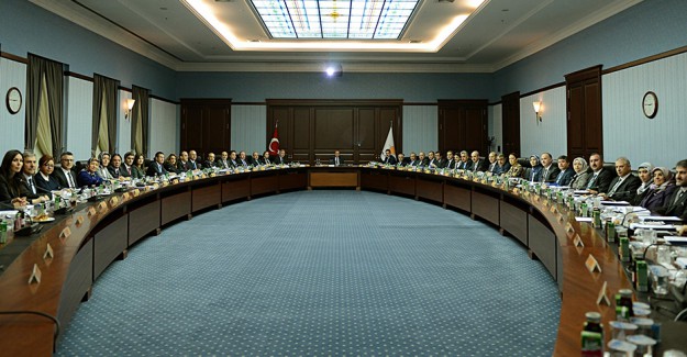 AK Parti'nin Seçim Manifestosu İnsan ve Çevre Merkezli Temalardan Oluşuyor 
