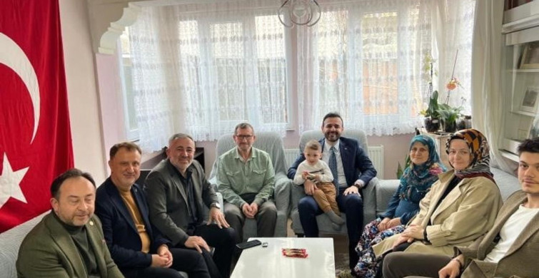 AK Parti'nin Şehit Ailesine Ziyareti