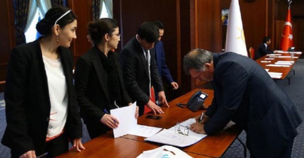 AK Parti'ye 40 Bin Aday Adayı Başvurusu Yapıldı