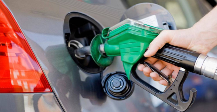 Akaryakıt fiyatlarında sevindiren gelişme: Benzine yarından itibaren indirim geliyor! 18 Kasım 2022 akaryakıt fiyatları