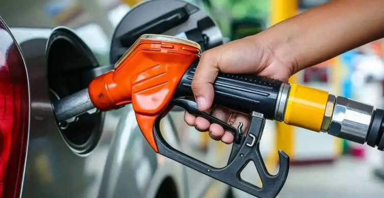 Akaryakıt istasyonlarında yeni dönem: Fiyat tabelalarına tek tip standart geliyor