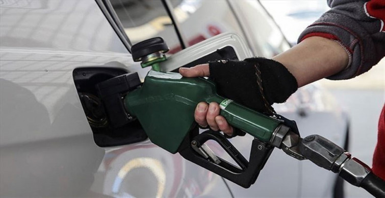 Akaryakıta bu gece yeni zam mı geliyor? Benzin ve mazot son zam sonrası fiyatlar ne oldu? 5 Mart motorine 84 kuruş, benzine 69 kuruş zam