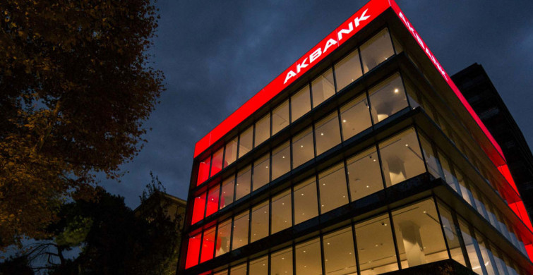 Akbank kullanıcıları telaşta! Bankanın hacklendiği iddia edildi borçlar iki katına çıktı! Akbank'tan açıklama geldi