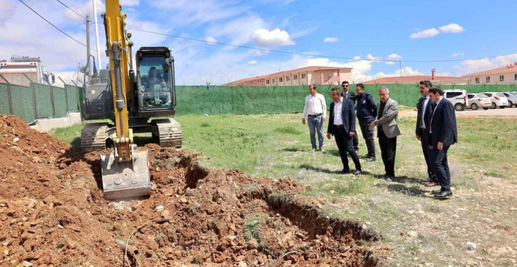 Akçadağ'da 112 Acil Sağlık İstasyonu Temel Kazısı Başladı