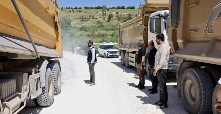Akçadağ'da Grup Yolu Çalışmaları Devam Ediyor