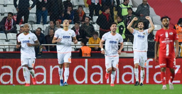 'Akdeniz Derbisinde Gülen Aytemiz Alanyaspor'