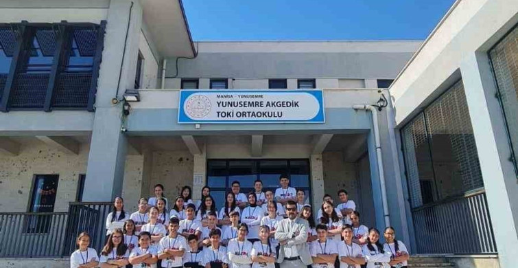 Akgedik TOKİ Ortaokulu'nda Bilim Şöleni İle Yenilikçi Projeler Sergilendi