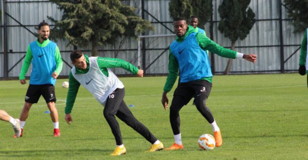 Akhisarspor’da UEFA Avrupa Ligi Mesaisi! 