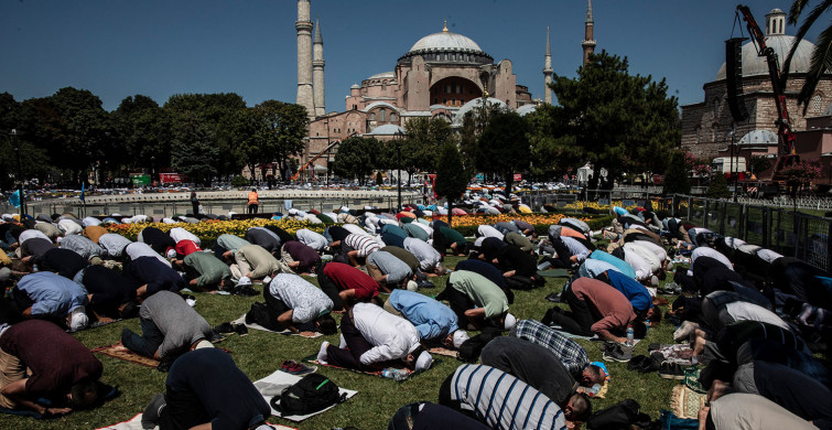 Akın Ettiler! Ayasofya-i Kebir Camii’ne 1 Yılda 3 Milyon Ziyaretçi