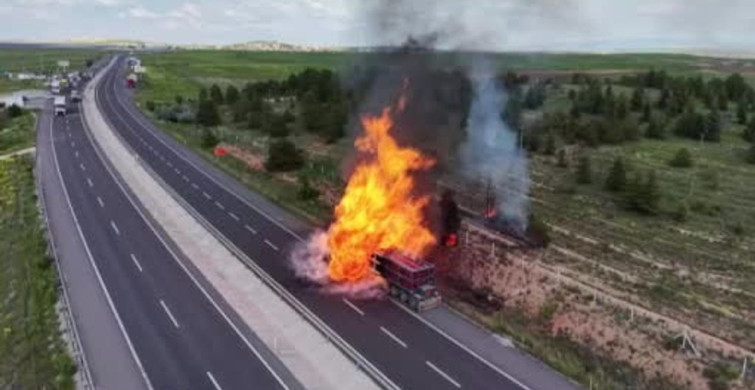 Aksaray Nevşehir Karayolu'nda Tır Dorsesinde Yangın