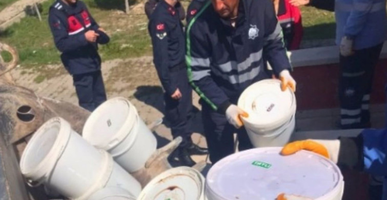 Aksaray'da 4 Ton Kaçak Gıda Ürünü İmha Edildi