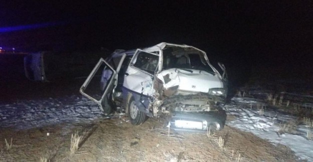 Aksaray'da İçinde Öğrencilerin Olduğu Servis Kaza Yaptı! 17'si Öğrenci 21 Kişi Yaralandı