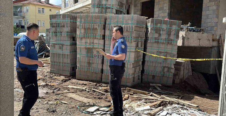 Aksaray'da İnşaat İşçisi Korkuluk Demirine Düştü