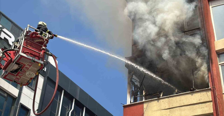 Aksaray'da Yangın Paniği: Şans Eseri Yaralanma Olmadı