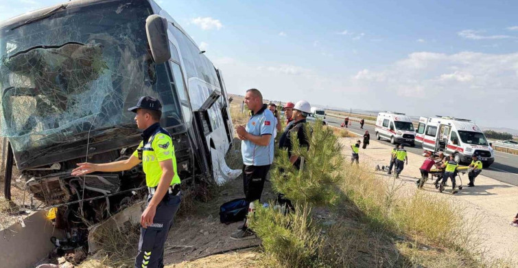 Aksaray’da yolcu otobüsü şarampole devrildi, 44 yaralı