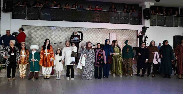 Akşehir Halk Eğitim Merkezi Giyim Defilesi Büyük İlgi Gördü