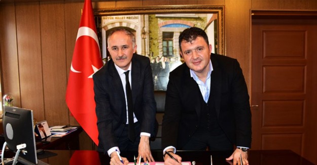 Aktan: 'Bizim Hukuki Davalarımız Yok'