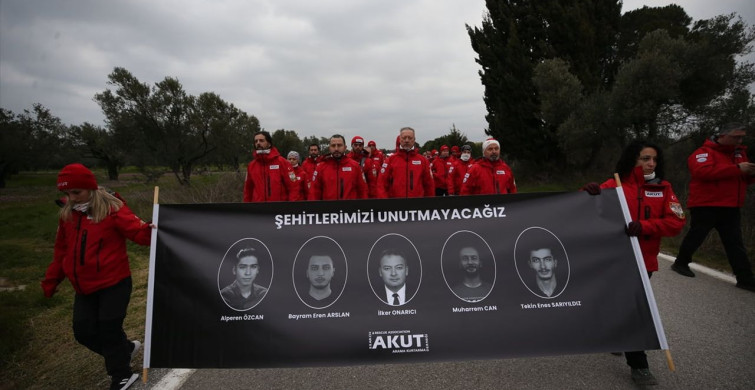 AKUT'tan Gelibolu Yarımadası'nda Şehitler Anısına Yürüyüş