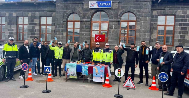 Akyaka'da 'Bir Kural Bir Ömür' Etkinliği: Trafik Güvenliği Ön Planda