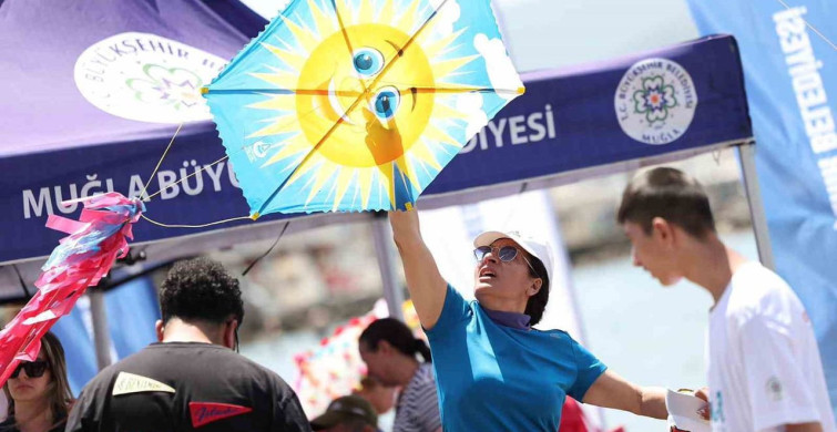 Akyaka'da Engelsiz Uçurtma Şenliği Renkli Anlara Sahne Oldu