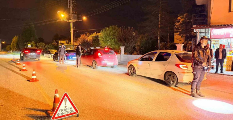 Akyazı'da Bayram Öncesi Sıkı Güvenlik Denetimi