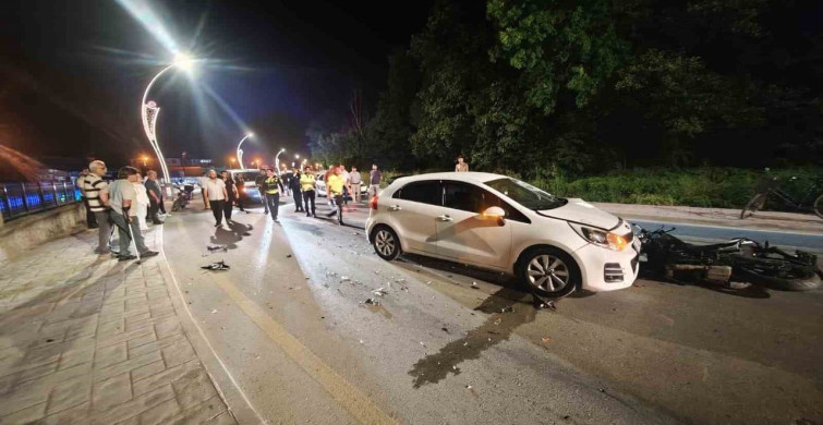Akyazı'da Motosiklet ve Otomobil Kafada Çarpıştı