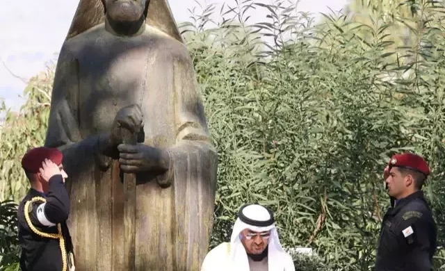 Al Nahyan, Kıbrıs Türklerinin Katili Makarios’un Anıtına Çelenk Bıraktı