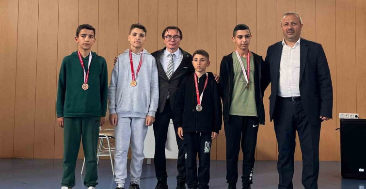 Alaca İki Lisede Spor Heyecanı